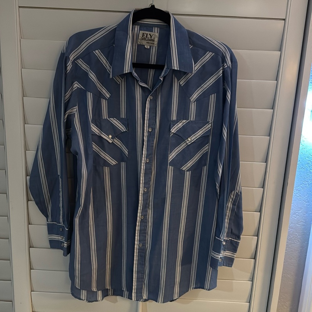 Ely Cattleman Long sleeve western button down.